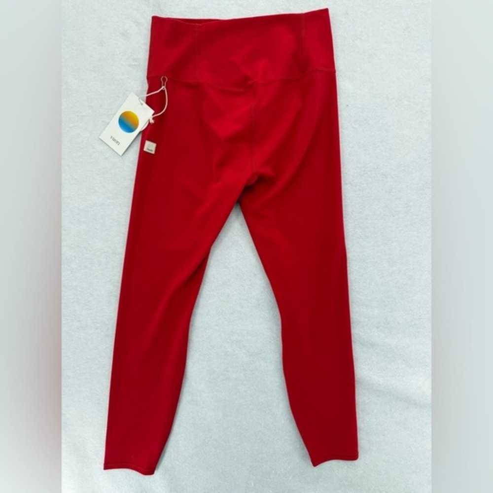 NWT Vuori Vuori AllTheFeels Legging Cherry‎ Size Medium - Picture 2 of 12